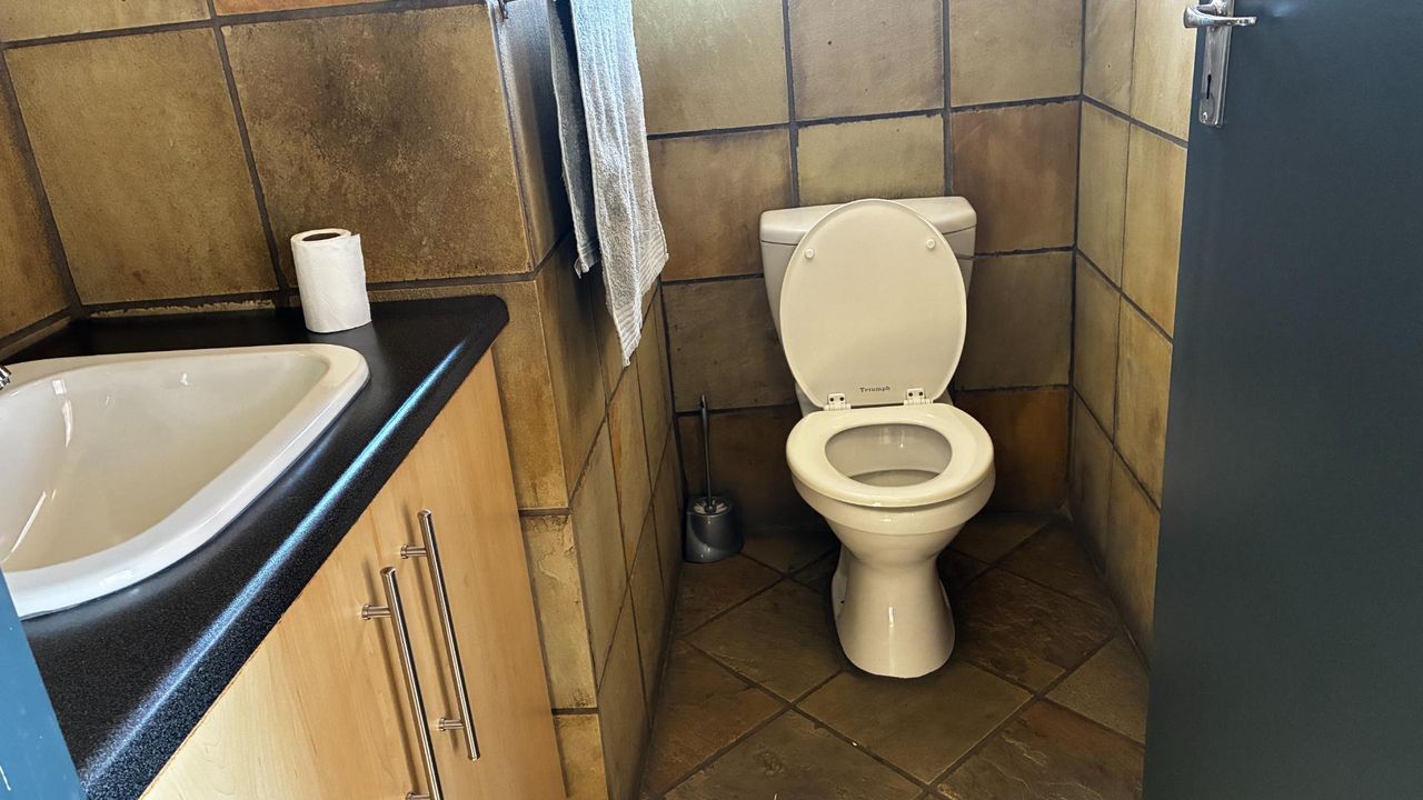 Photo 14 of 24