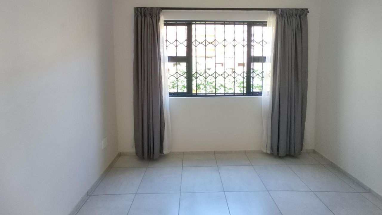 Photo 14 of 20