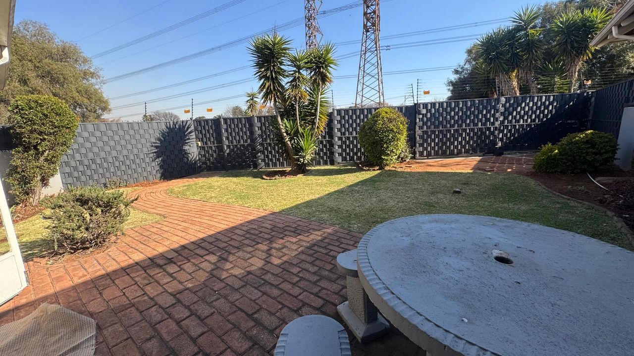 Photo 11 of 16