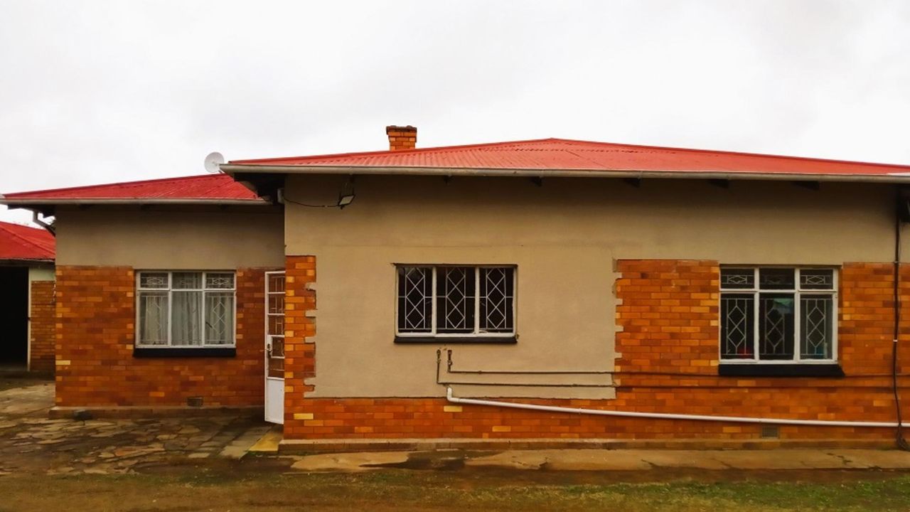 Photo 3 of 35