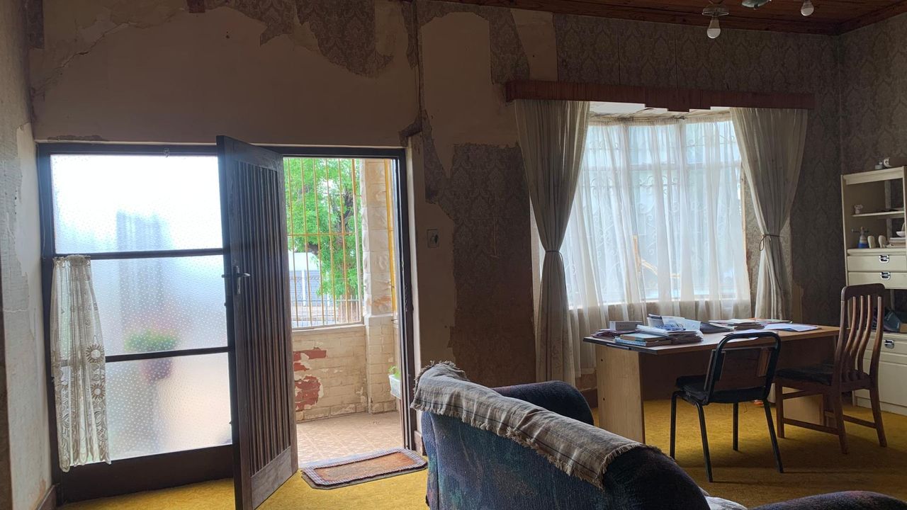 Photo 5 of 19