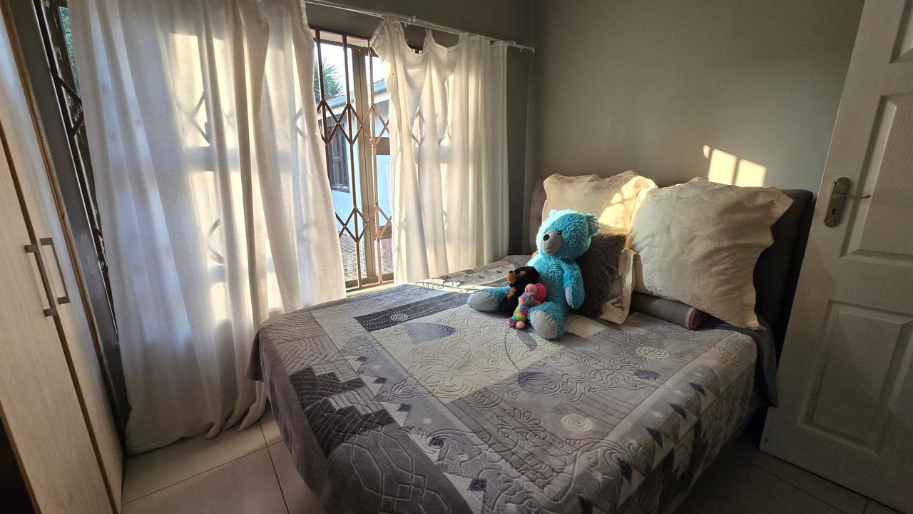 Photo 13 of 20