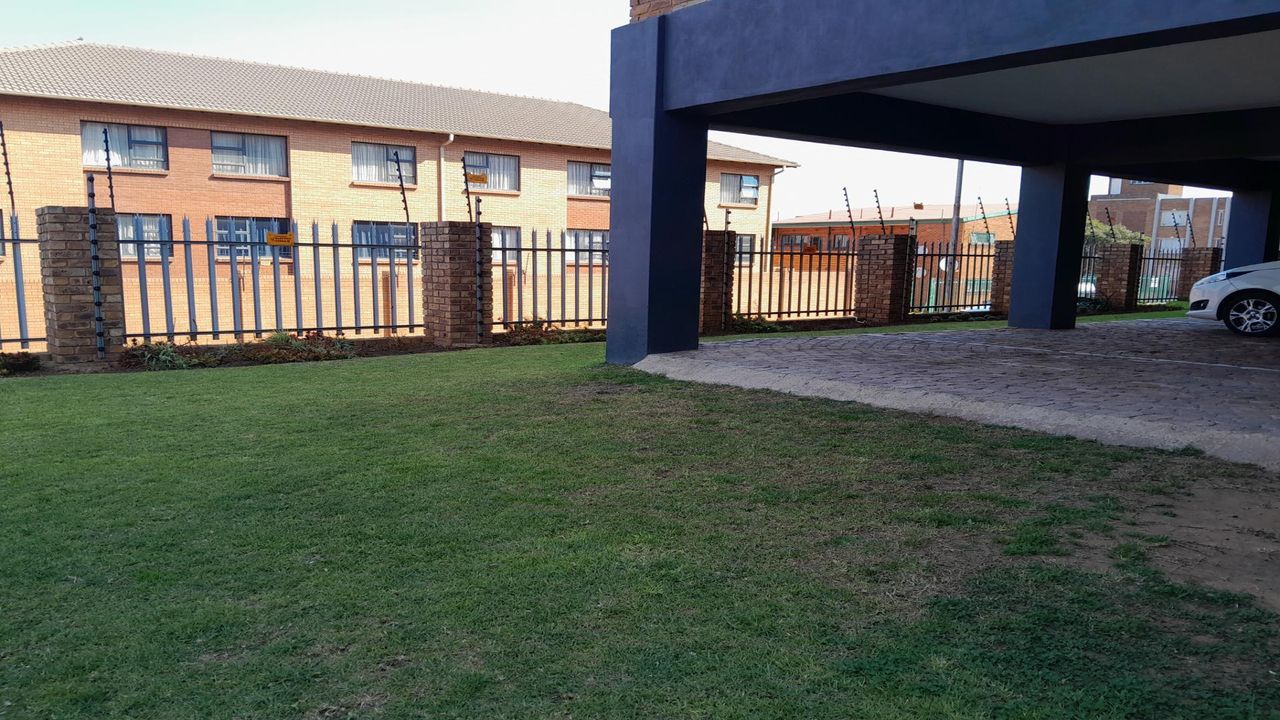 Photo 12 of 13
