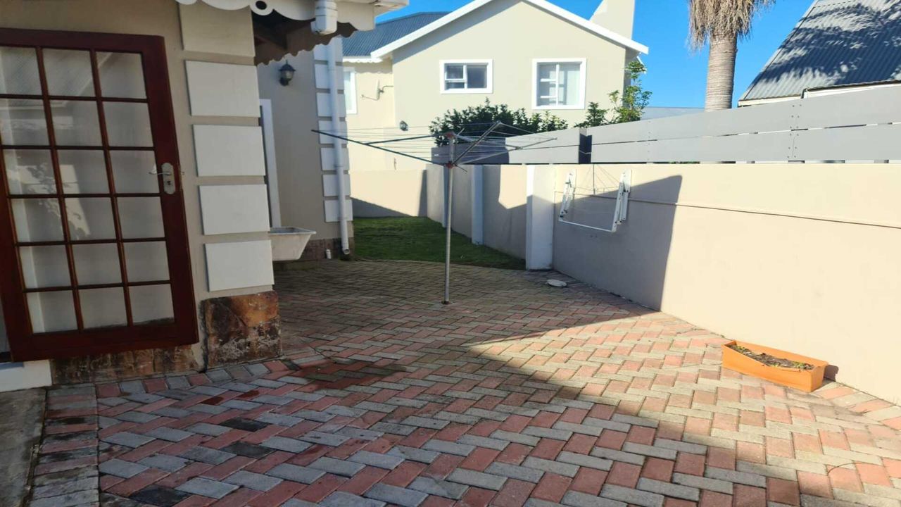 Photo 18 of 19