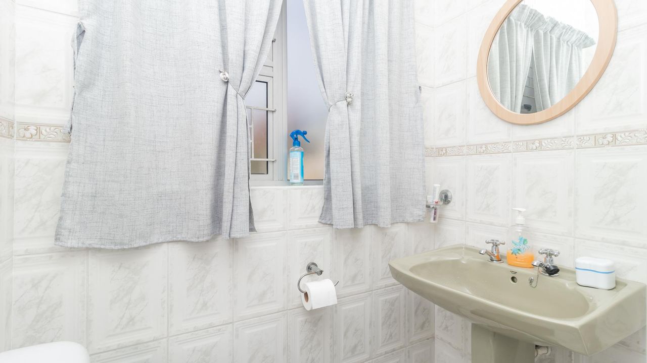 Photo of 3 Bedroom house for sale in Oakglen, Bellville