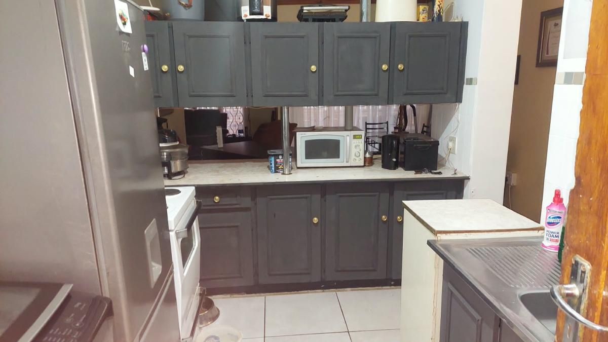 Photo 4 of 24