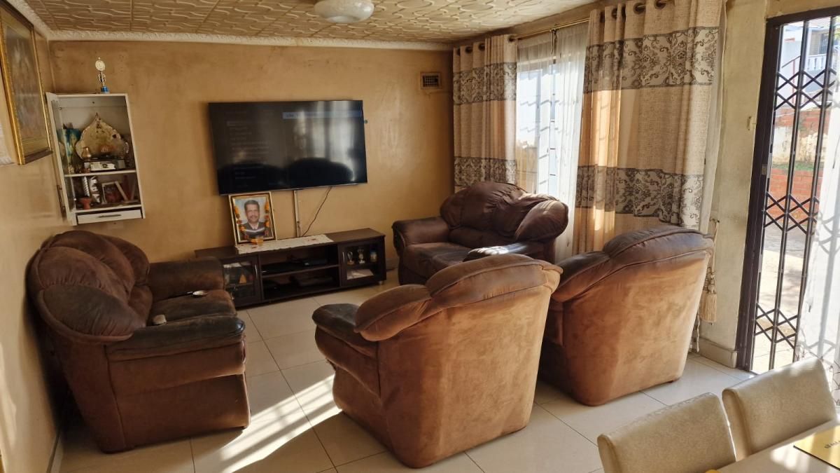 Photo of 3 Bedroom duplex townhouse - freehold for sale in Greenbury, Phoenix