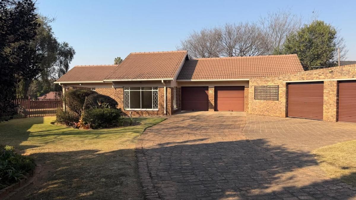 Photo of 6 Bedroom house for sale in Gholfsig, Middelburg