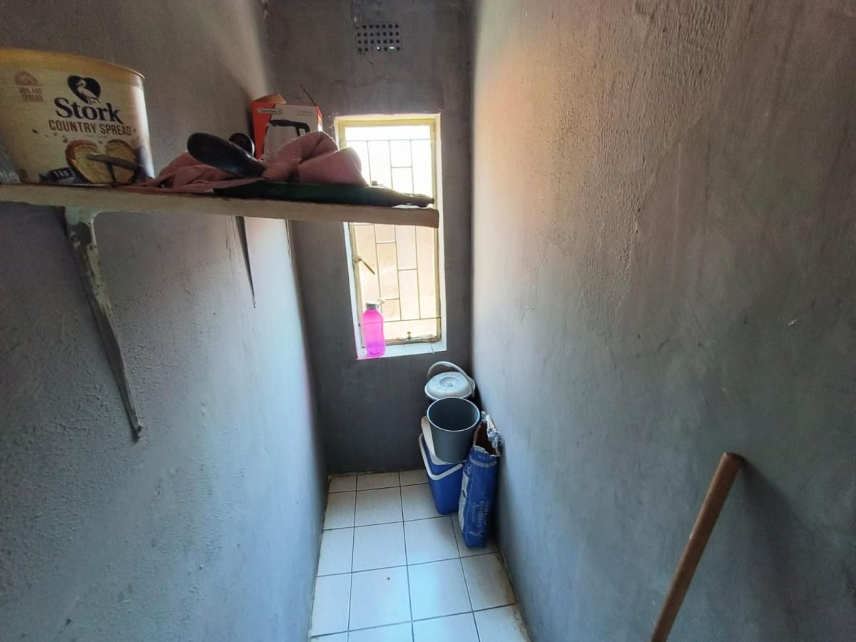 Photo 19 of 24
