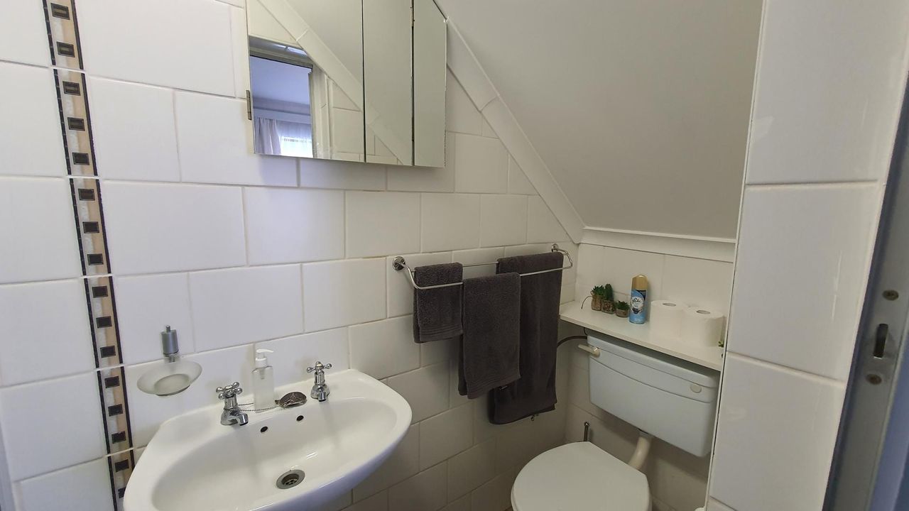 Photo 15 of 28