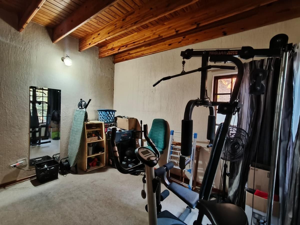 Photo 19 of 32