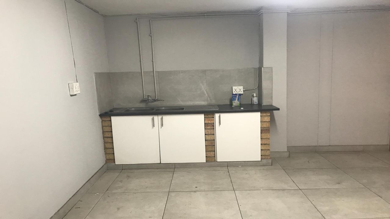 Photo 17 of 25