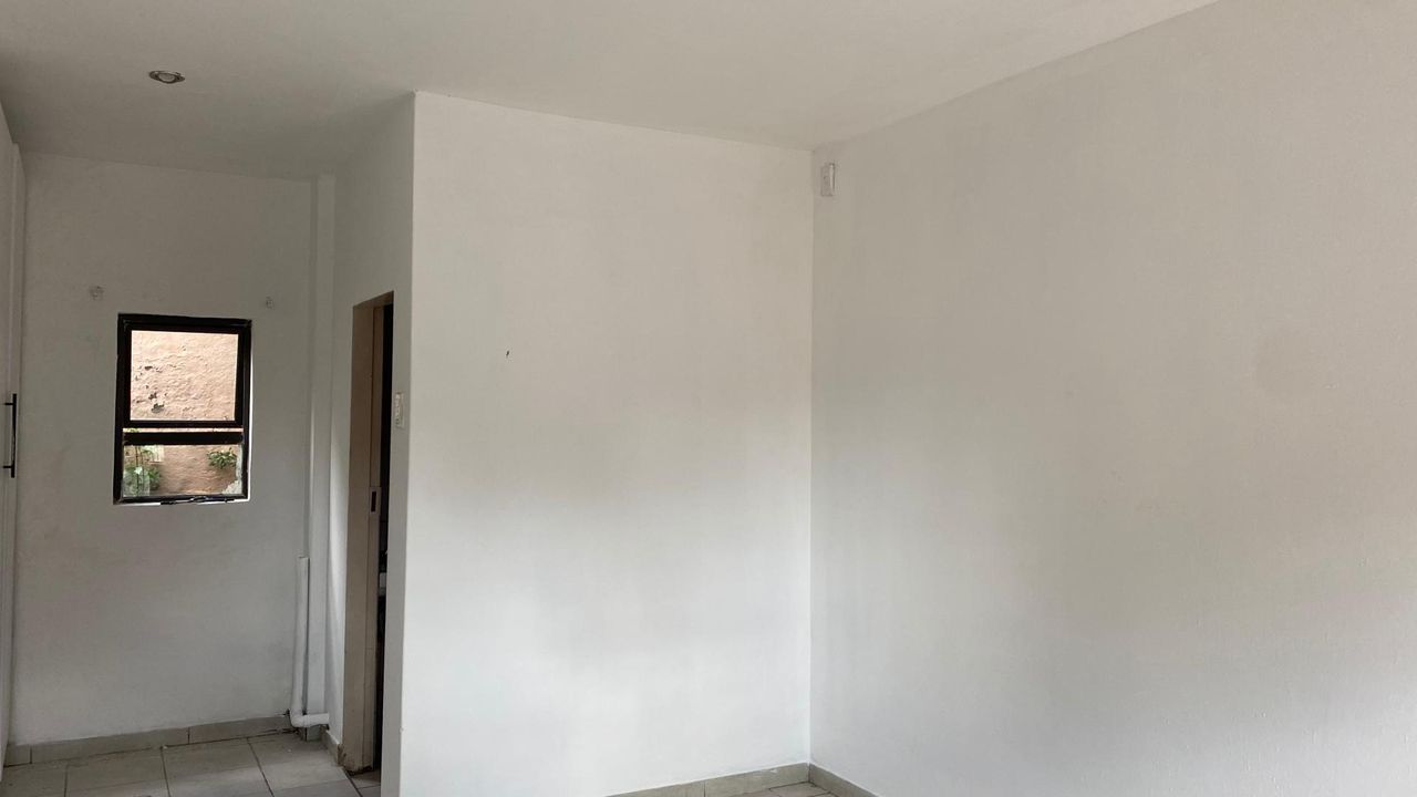 Photo 5 of 18