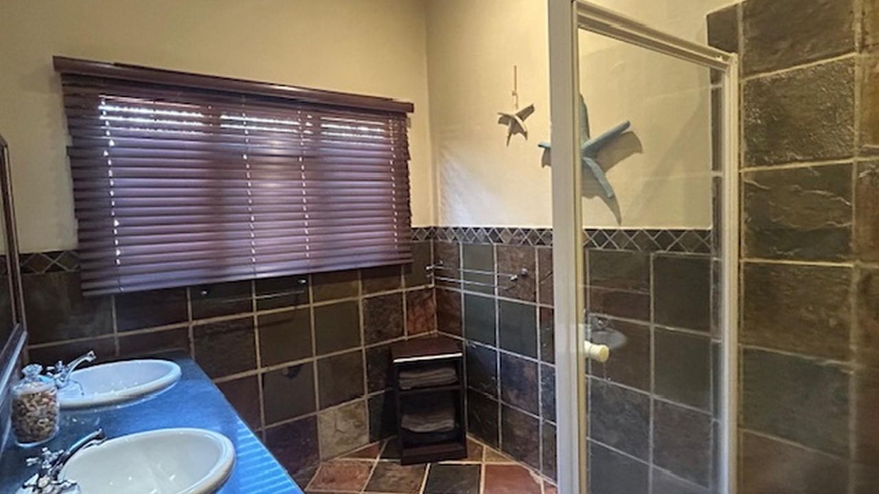 Photo 29 of 45