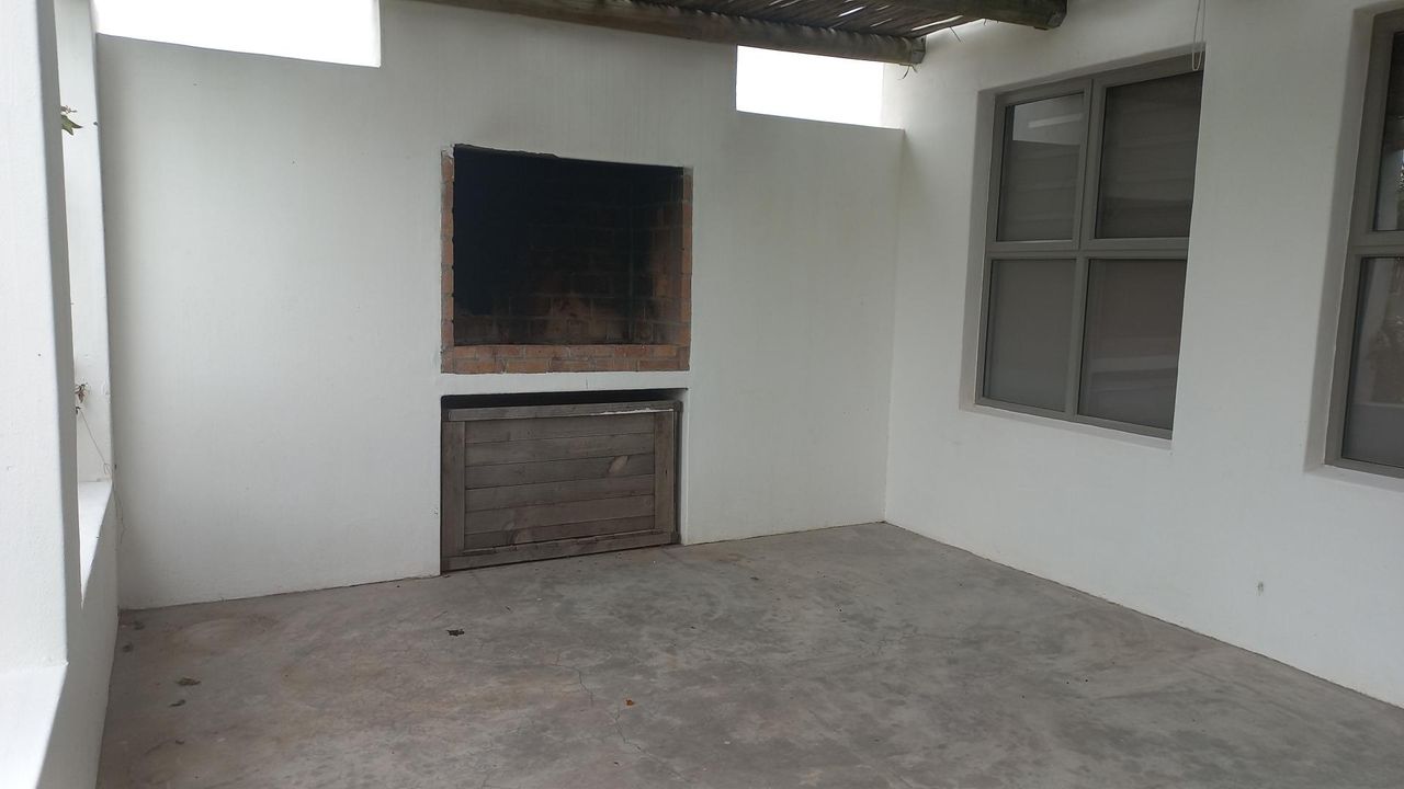 Photo 9 of 14