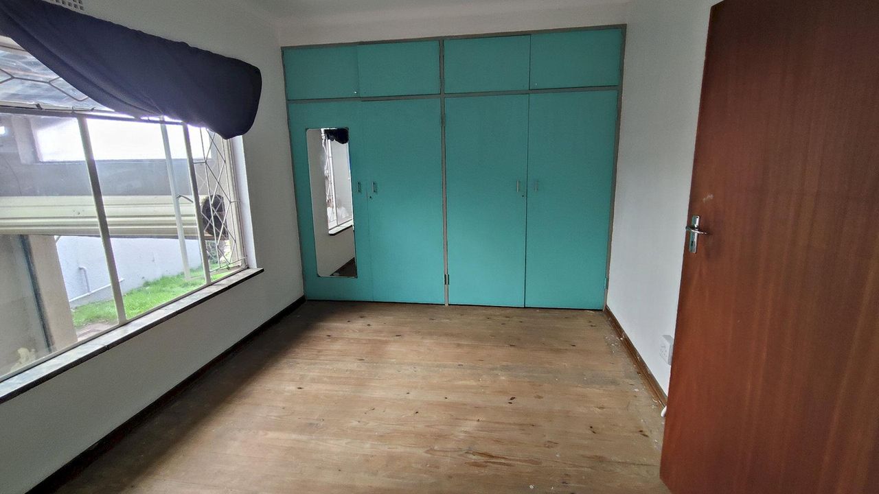 Photo 20 of 25