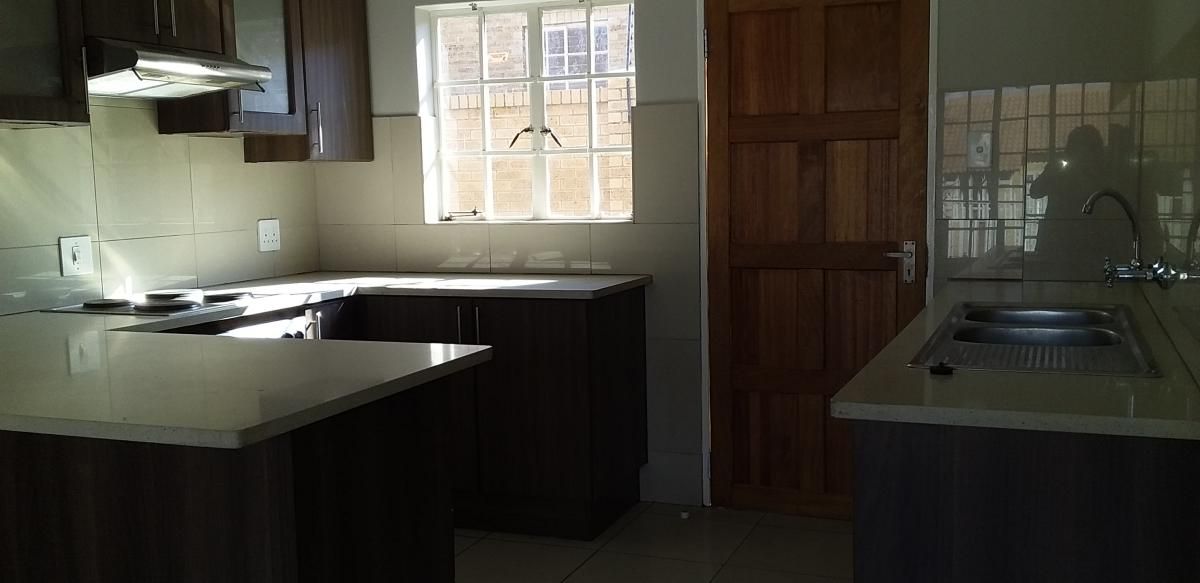 Photo 3 of 25