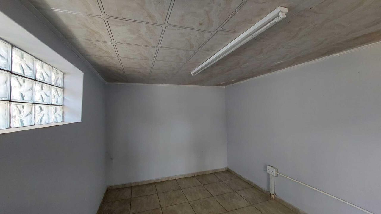 Photo of 3 Bedroom house to rent in Lenasia Ext 1, Johannesburg
