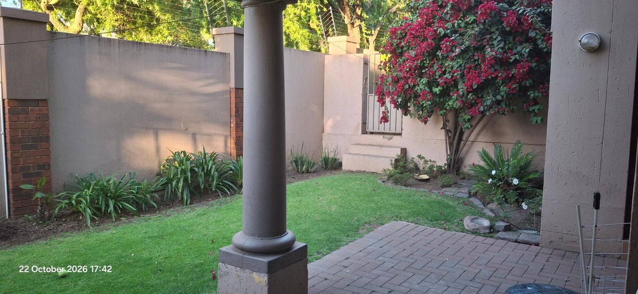 Photo 3 of 20
