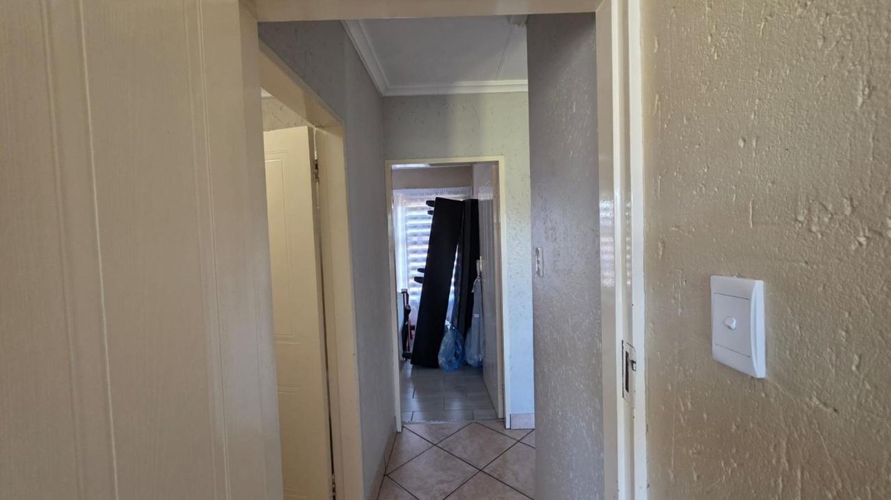 Photo 7 of 12