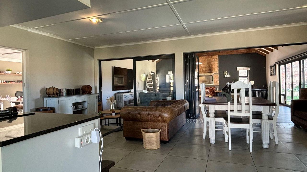 Photo of 4 Bedroom house for sale in Blanco, George