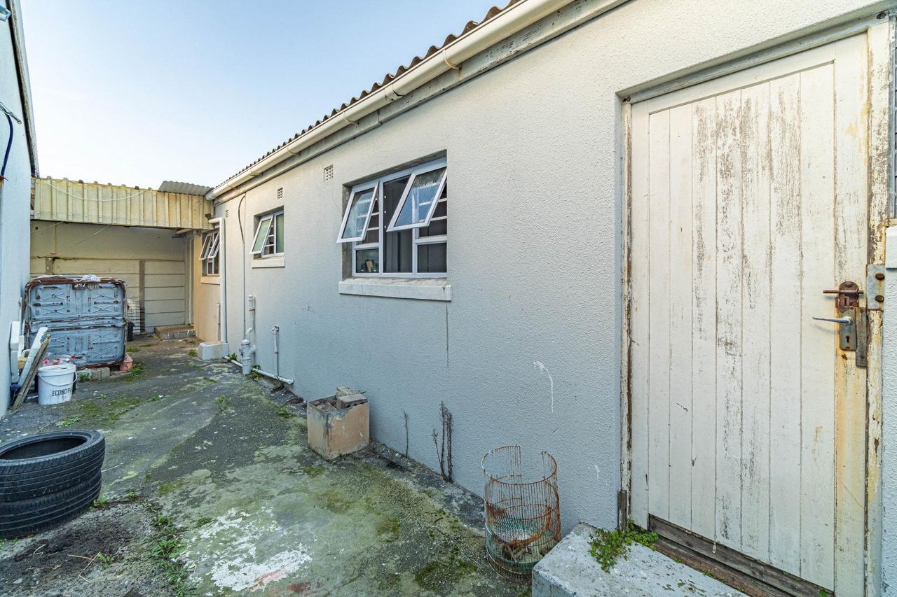 Photo of 2 Bedroom house for sale in Pelican Park, Cape Town