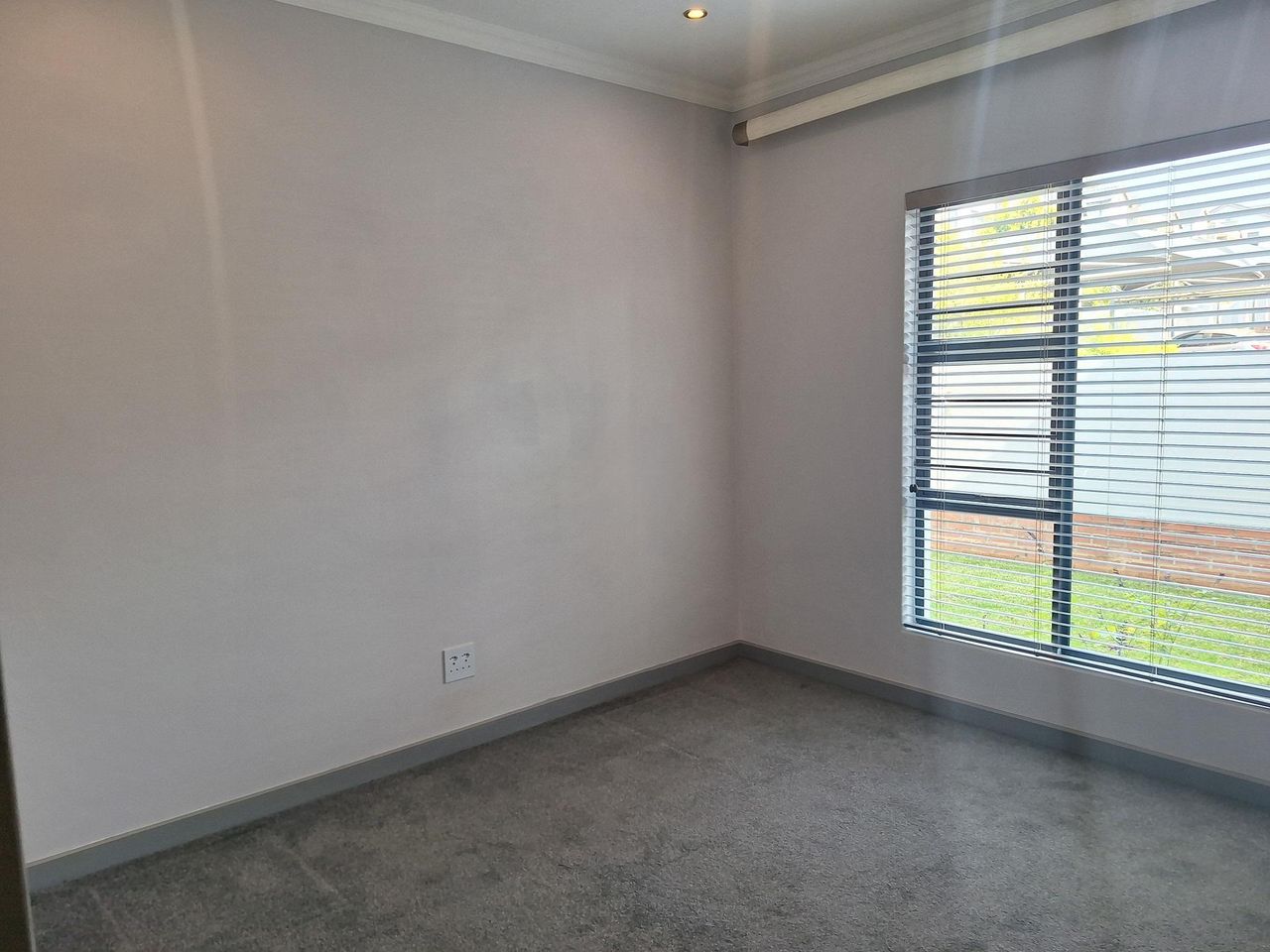 Photo 19 of 25