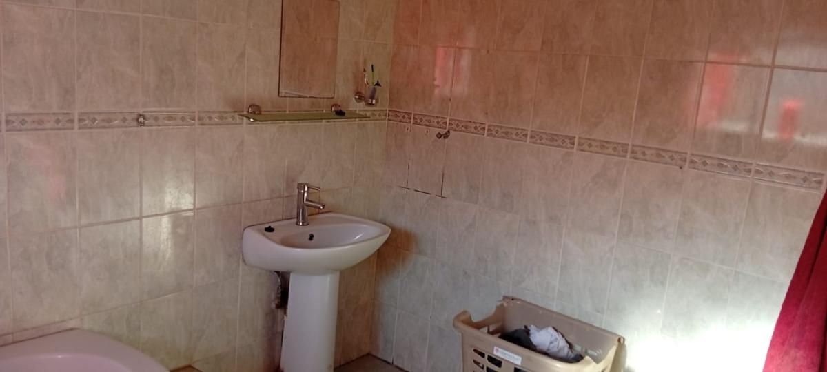 Photo 14 of 27