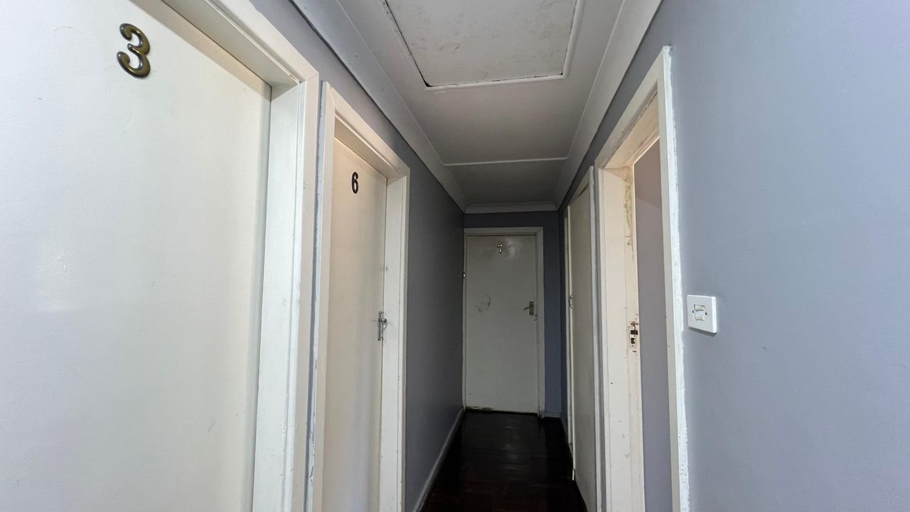 Photo 7 of 18