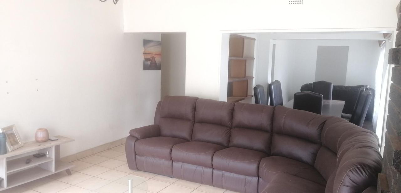 Photo 9 of 23
