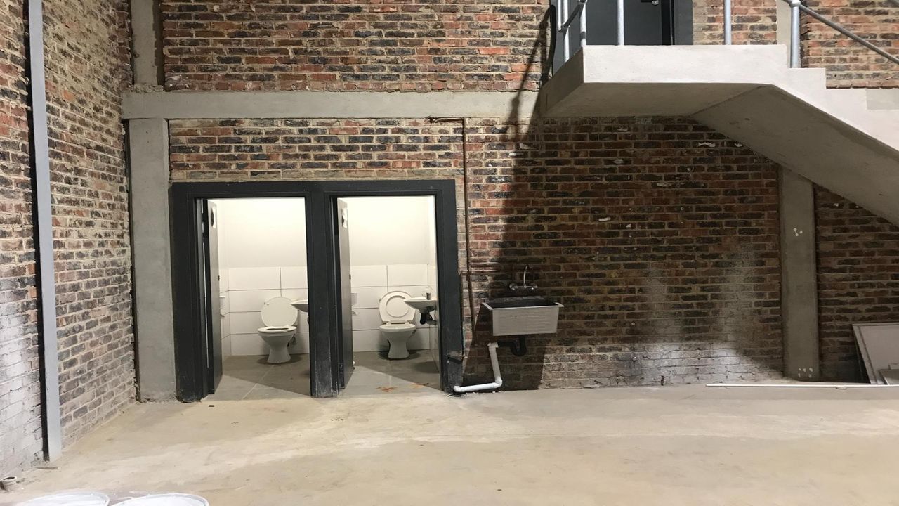 Photo 17 of 21