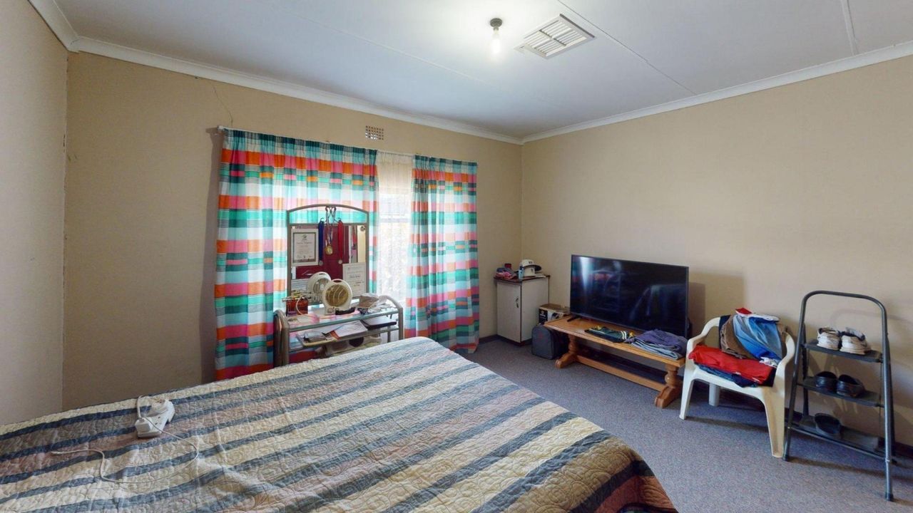 Photo 20 of 34
