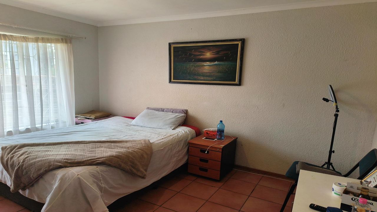 Photo 10 of 14