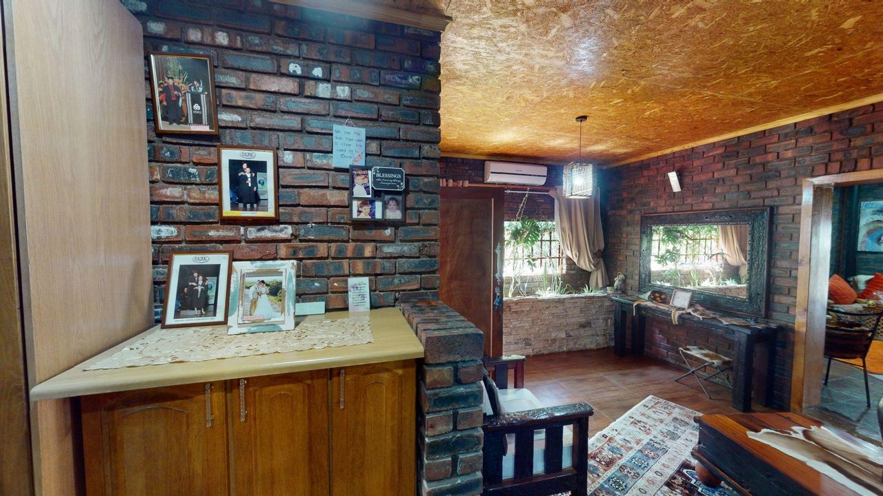 Photo 12 of 34