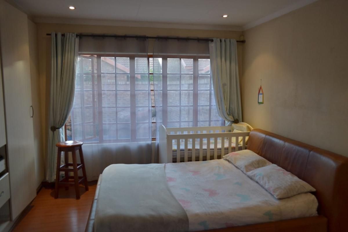 Photo of 3 Bedroom townhouse - sectional for sale in Amberfield Crest Estate, Centurion