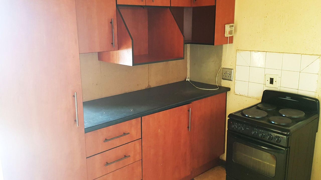 Photo 2 of 11