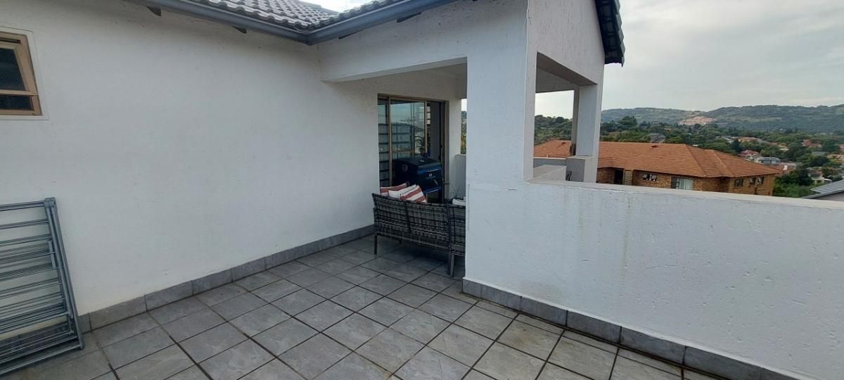 Photo 10 of 18