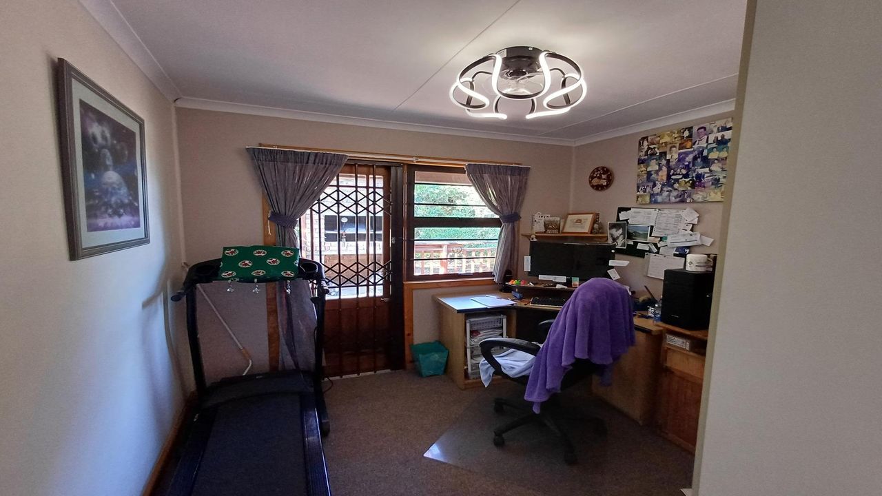 Photo 12 of 26