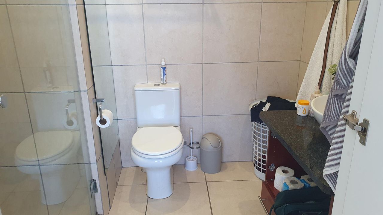 Photo 27 of 31