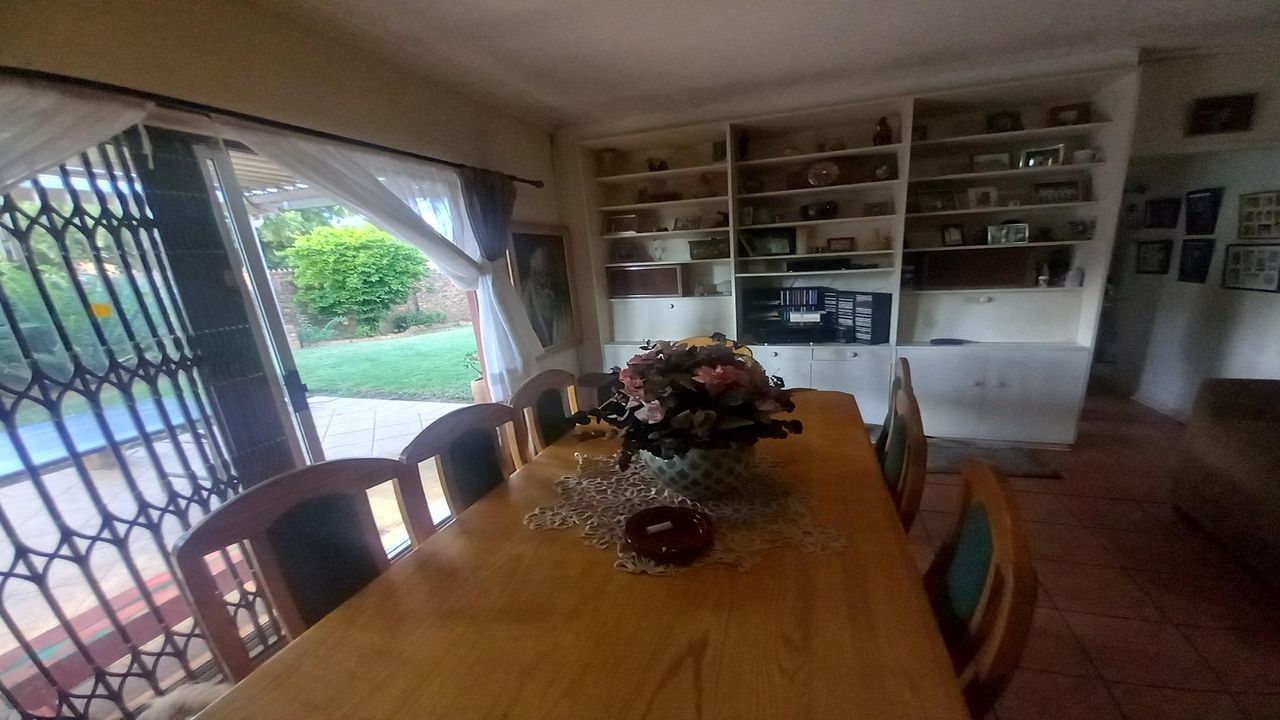 Photo 19 of 33