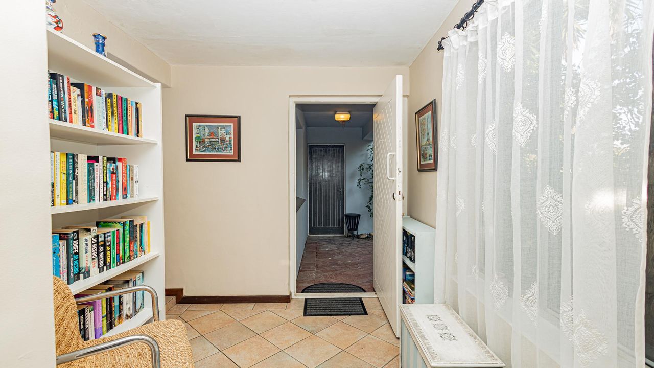 Photo 11 of 40
