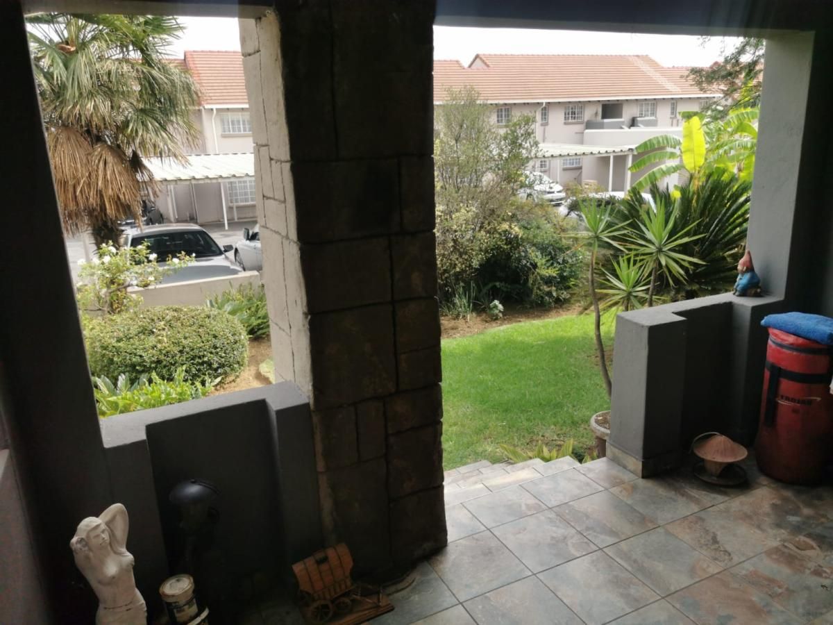 Photo 12 of 17