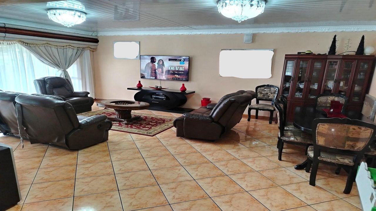 Photo 3 of 30