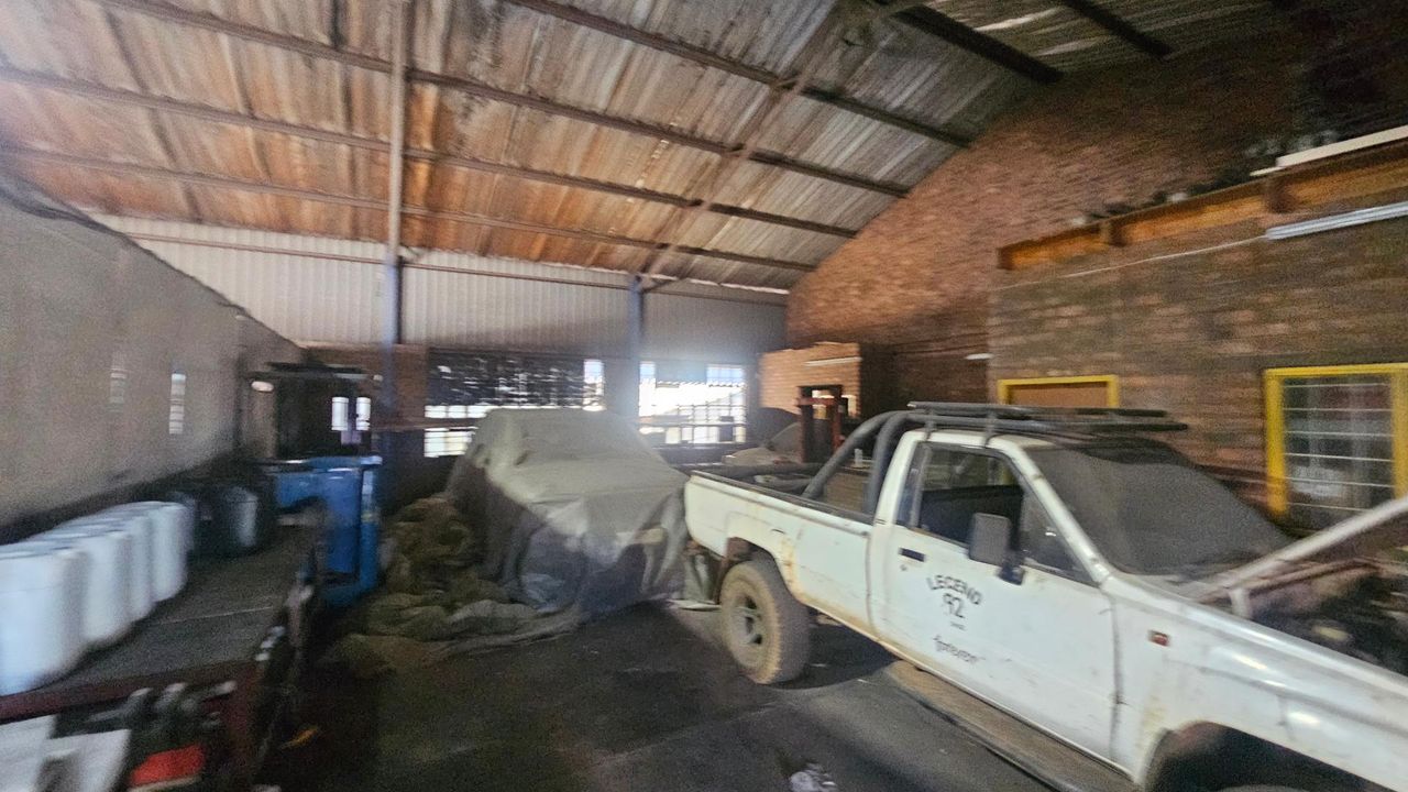 Photo 20 of 40