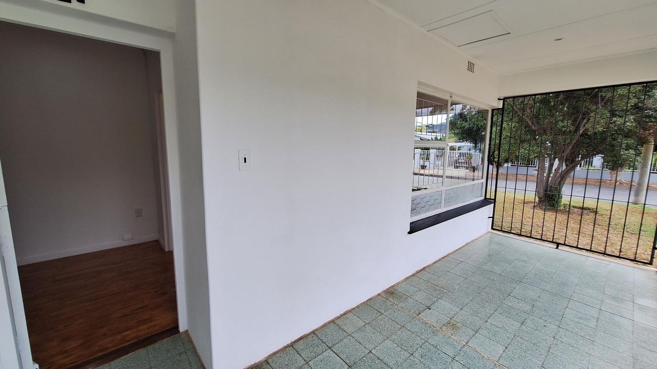 Photo 4 of 20