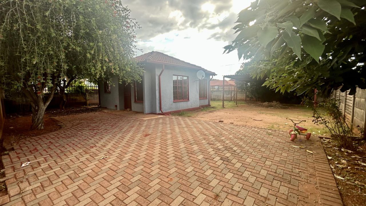 Photo 1 of 22