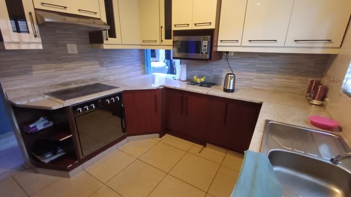 Photo 9 of 22