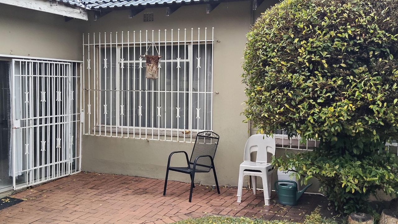Photo 4 of 32