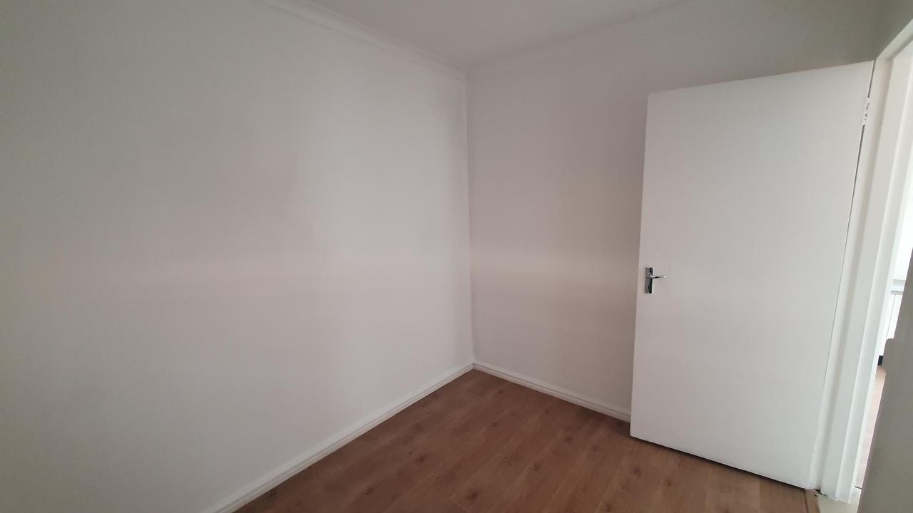 Photo 18 of 27