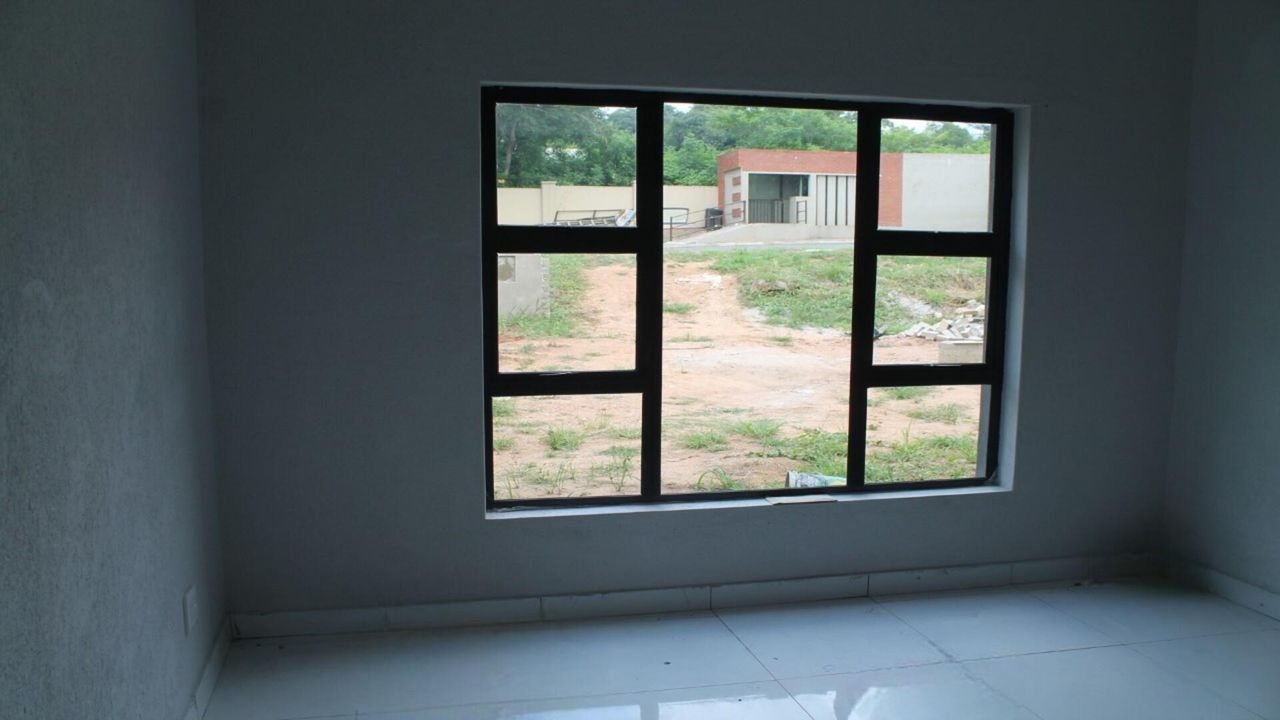 Photo 10 of 24